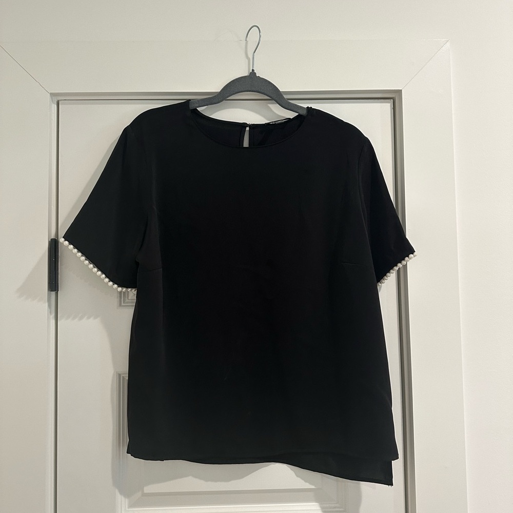 Aqua Black Pearl-Trimmed Short Sleeve Top